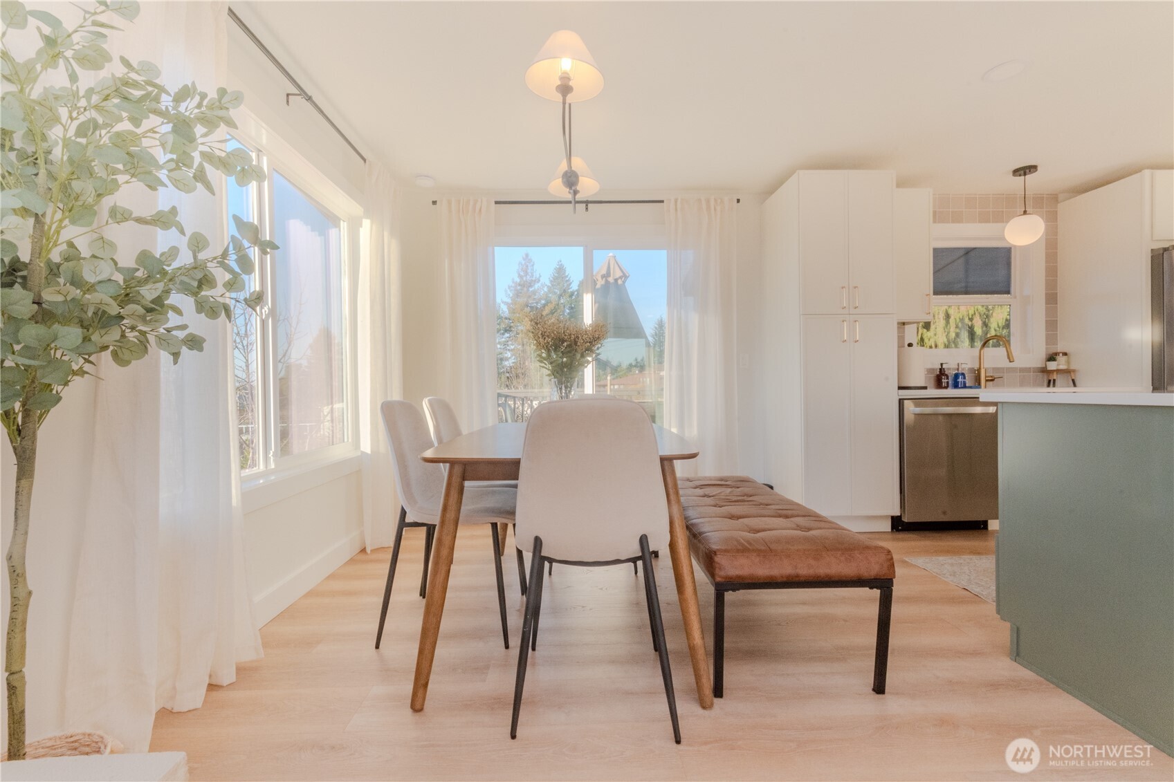 242 SW 186th Street , Normandy Park, WA 98166