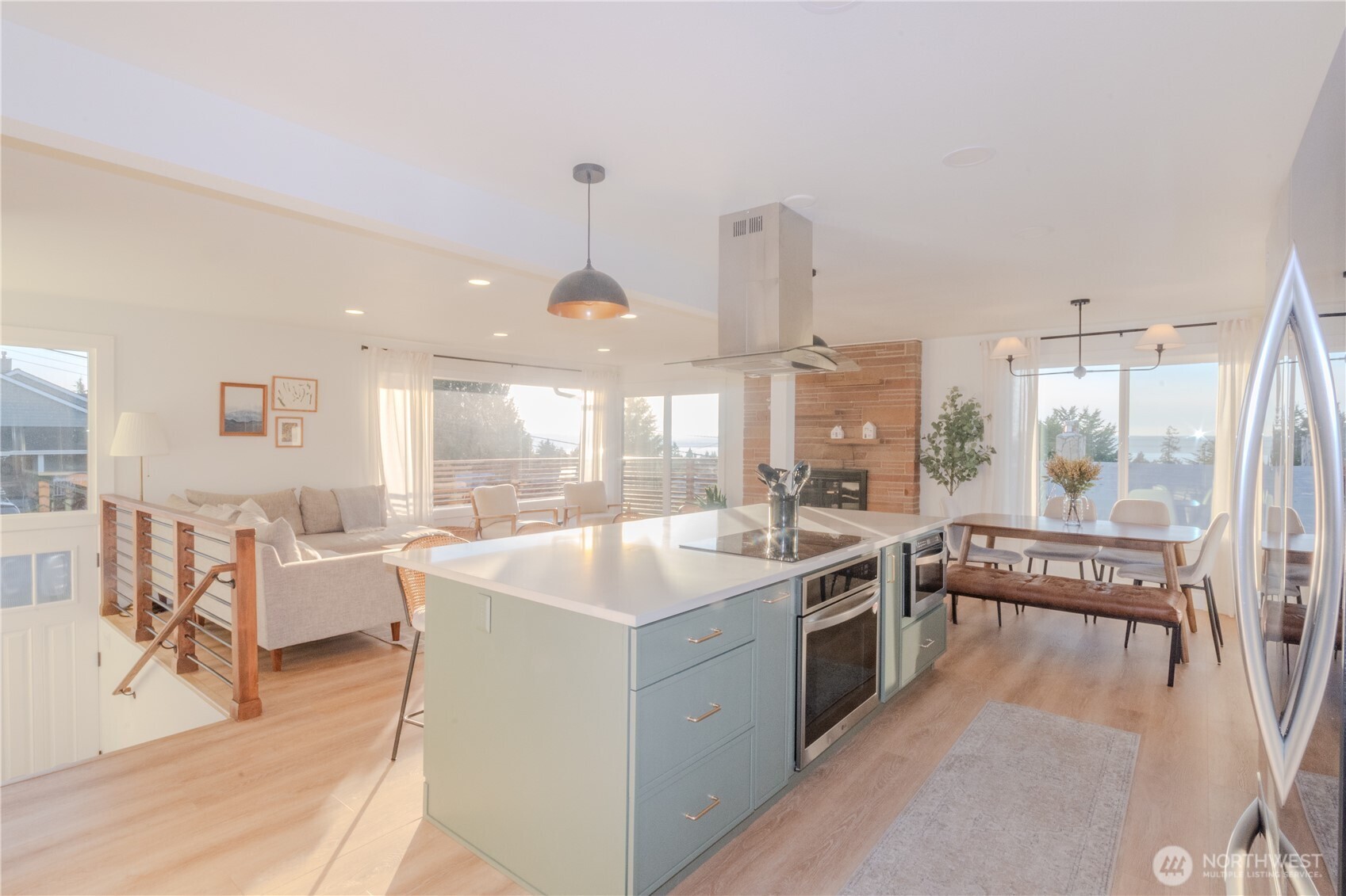 242 SW 186th Street , Normandy Park, WA 98166