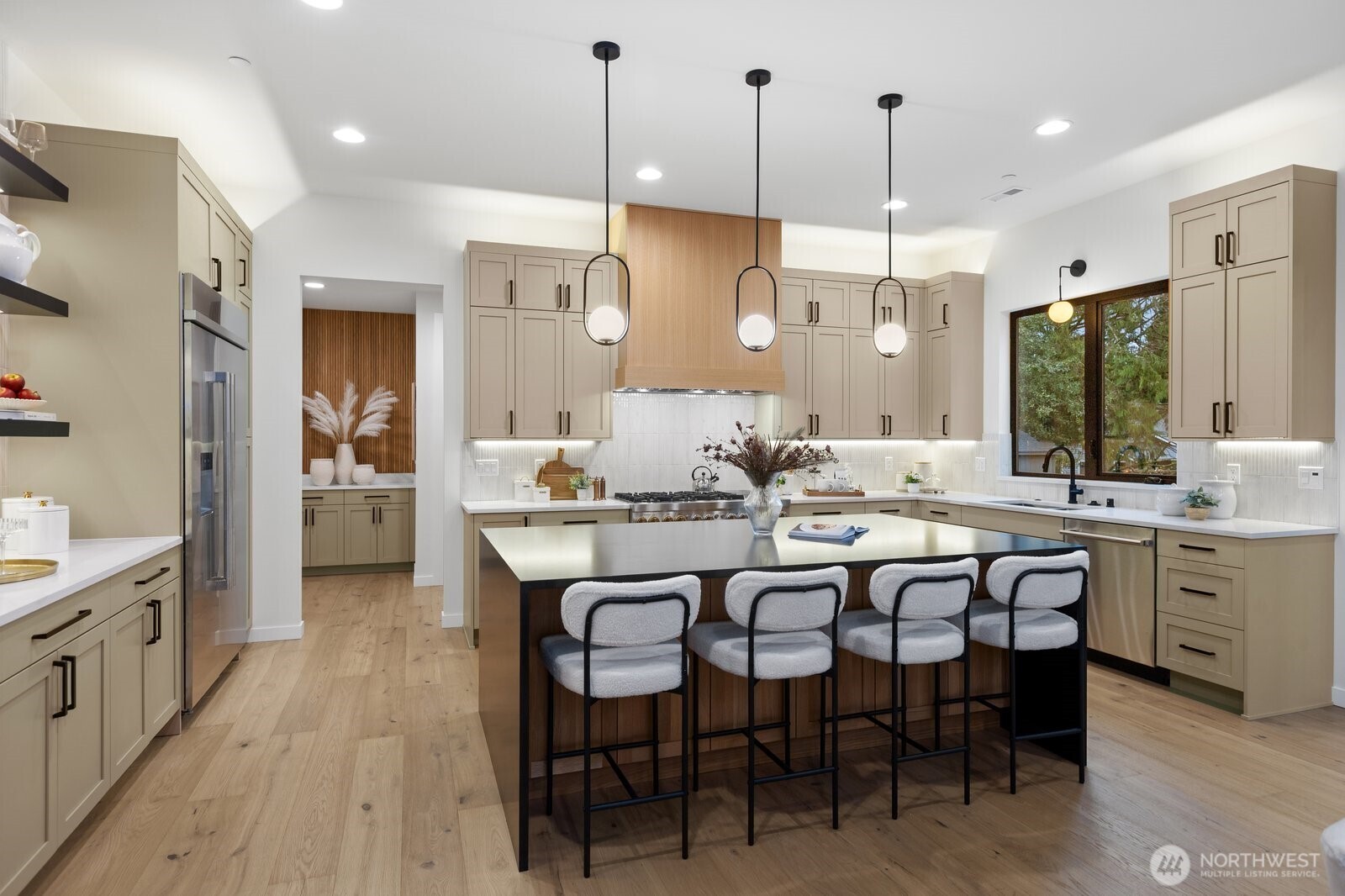 23833 29th Avenue W, Brier, WA 98036