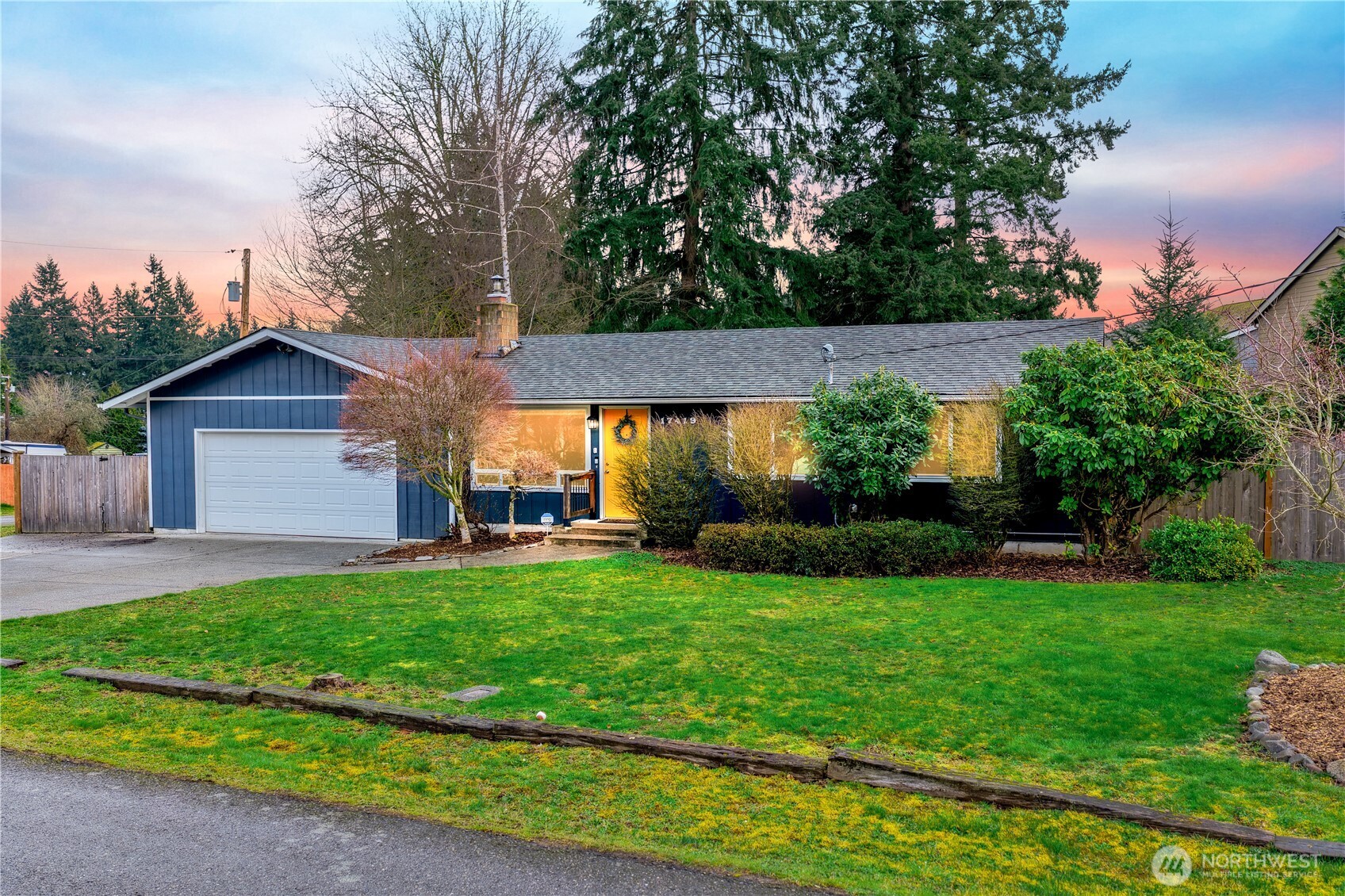 17419 Gravenstein Road , Bothell, WA 98012-9159
