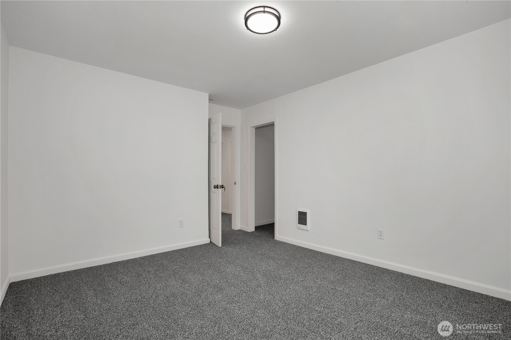 5302 E N Street , Tacoma, WA 98404