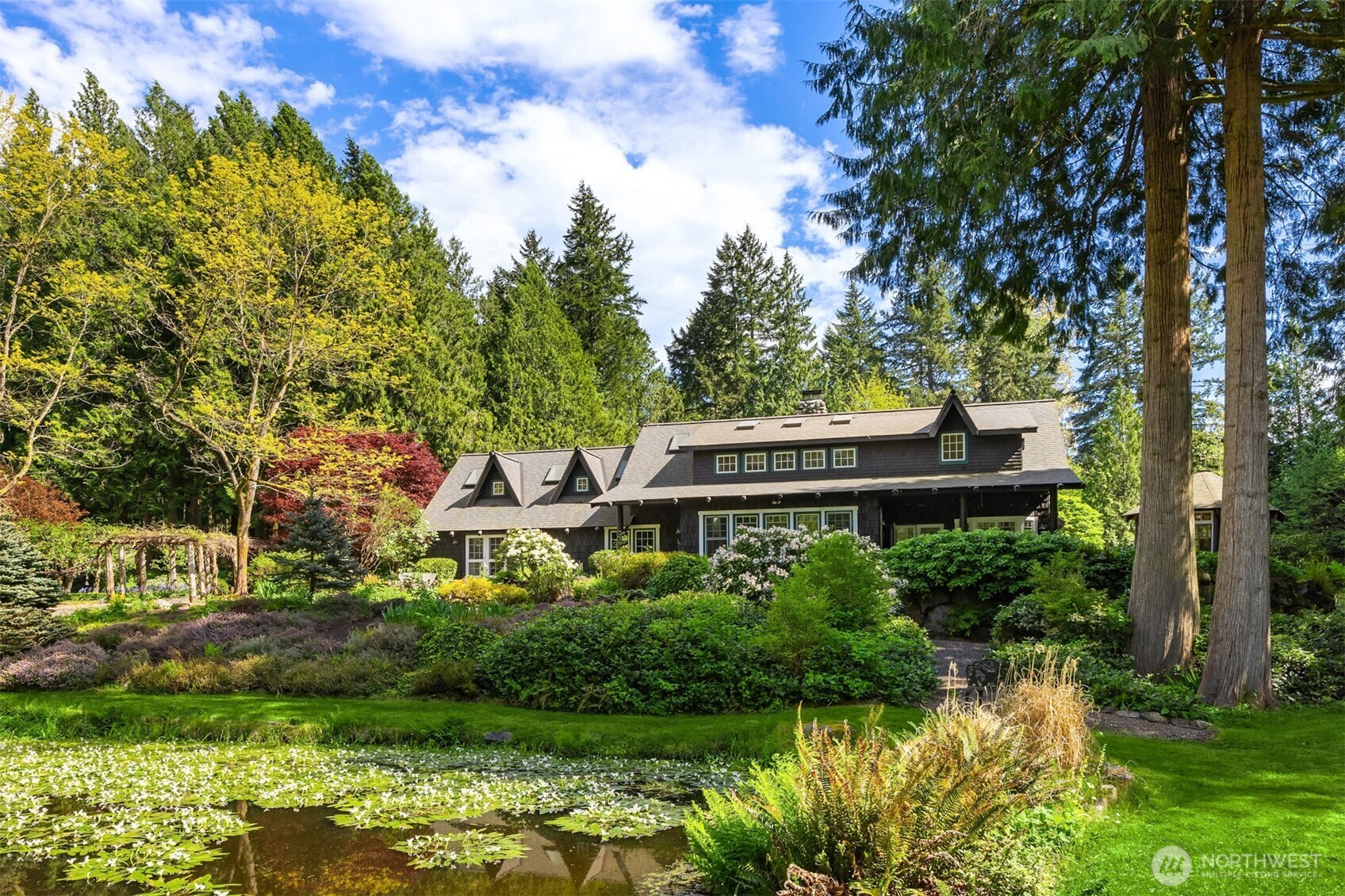9631 Summer Hill Lane NE, Bainbridge Island, WA 98110