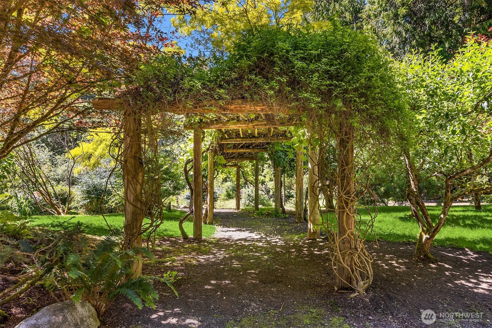 9631 Summer Hill Lane NE, Bainbridge Island, WA 98110