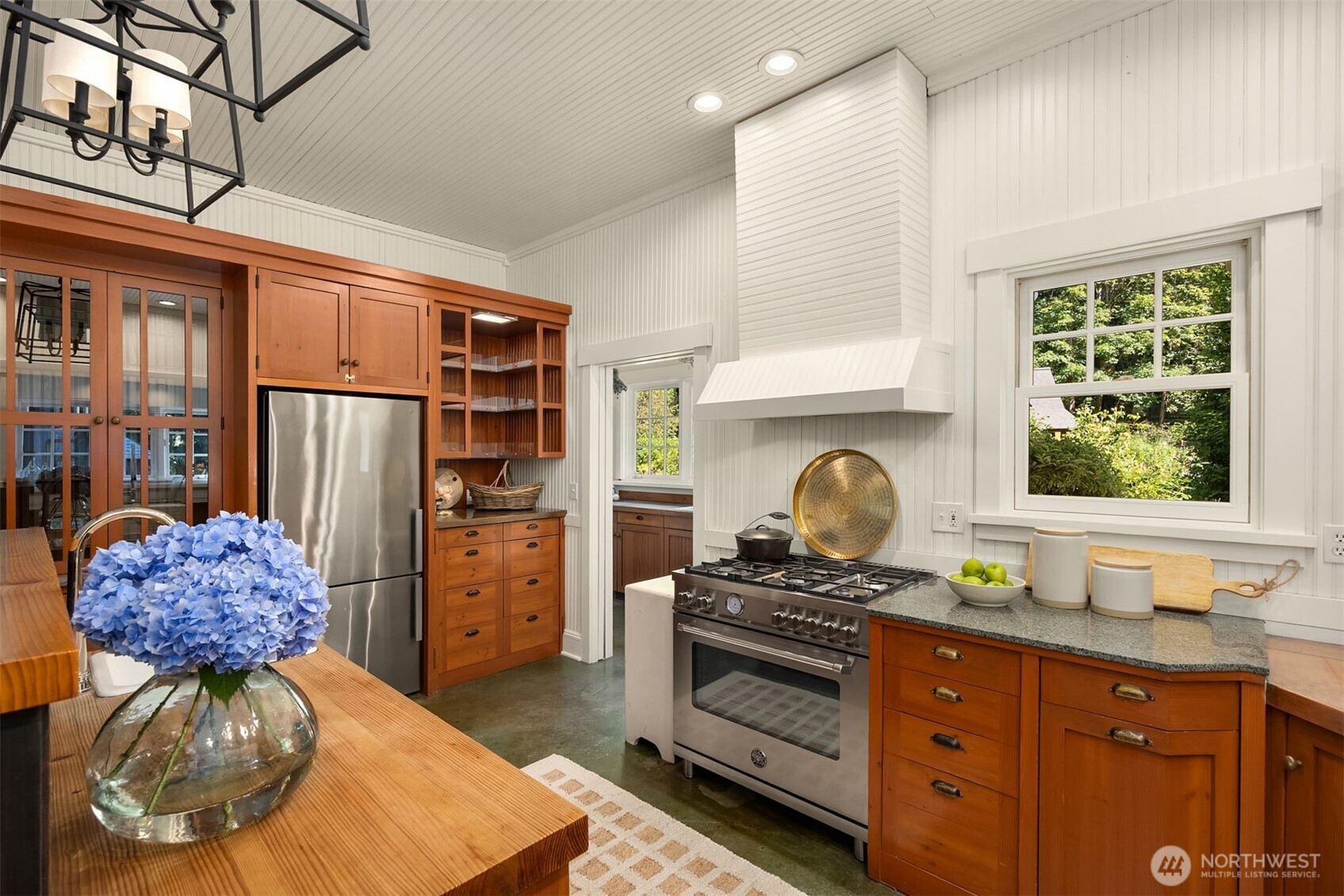 9631 Summer Hill Lane NE, Bainbridge Island, WA 98110