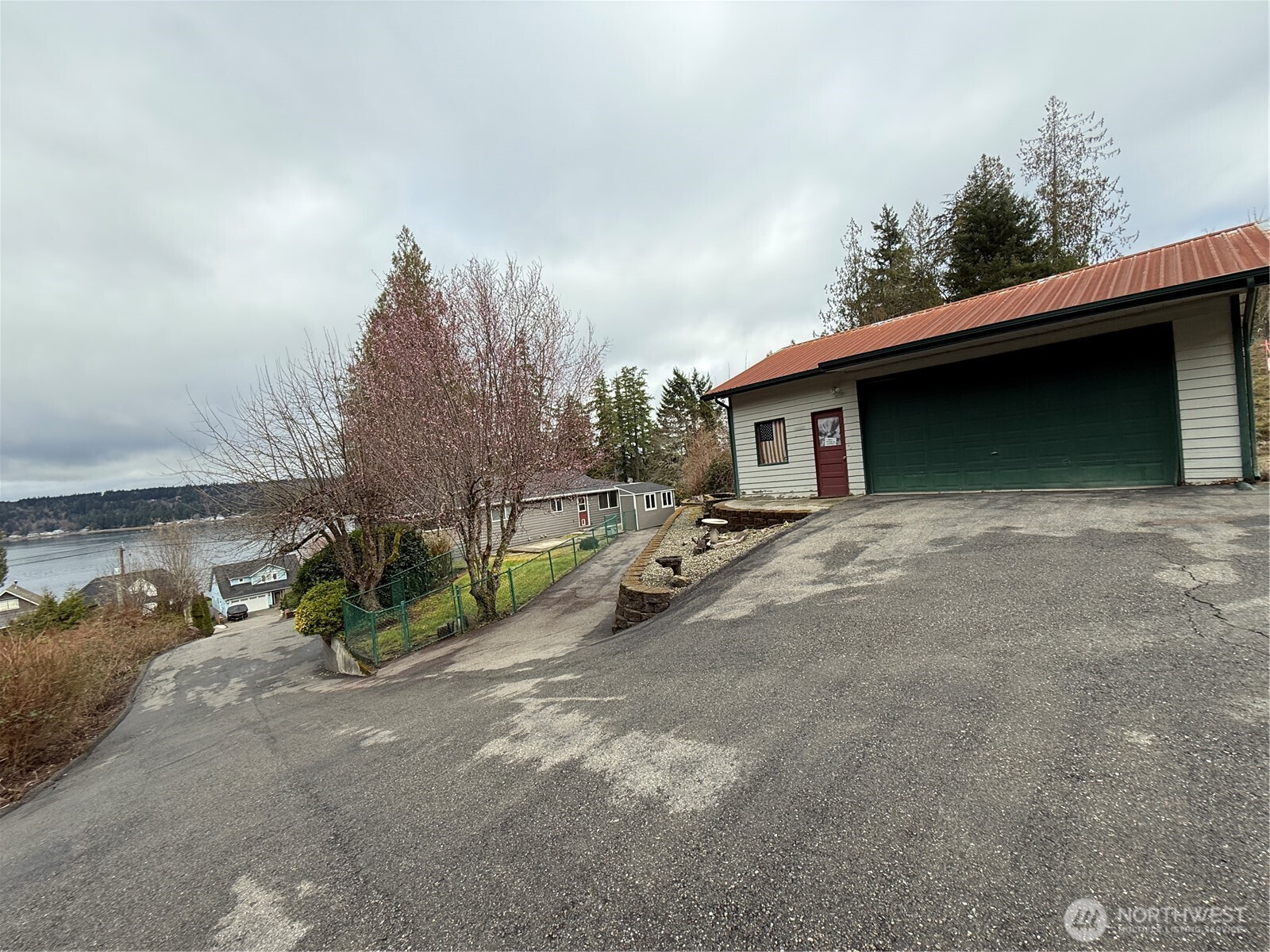 18220 E State Route 106 , Belfair, WA 98528