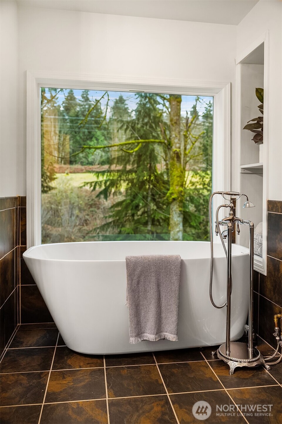 16437 241st Avenue SE, Issaquah, WA 98027