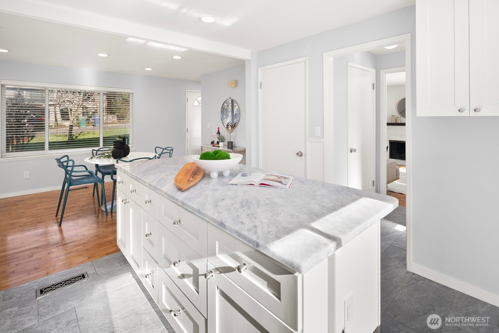 7037 NE 137th Street , Kirkland, WA 98034