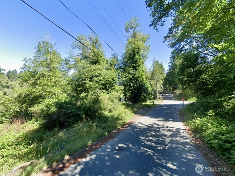 13075 Lake Shore Drive NW, Poulsbo, WA 98370