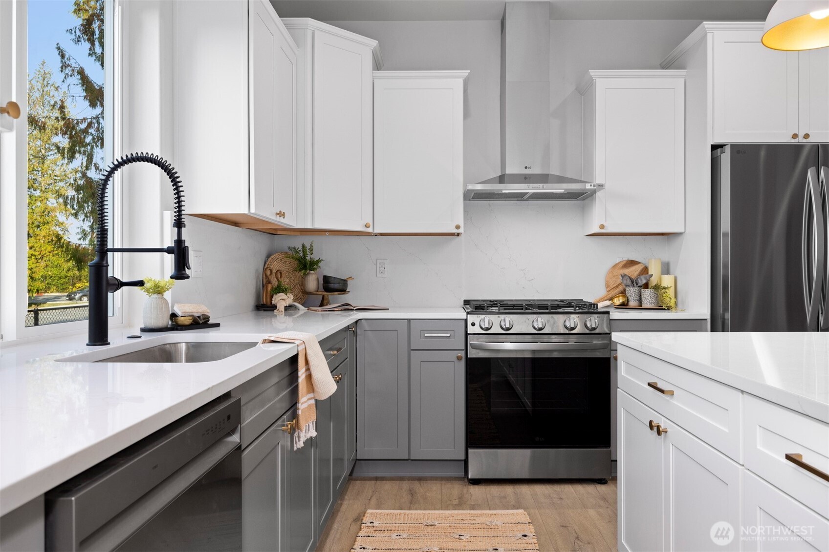 225 N 54th Place , Mount Vernon, WA 98273