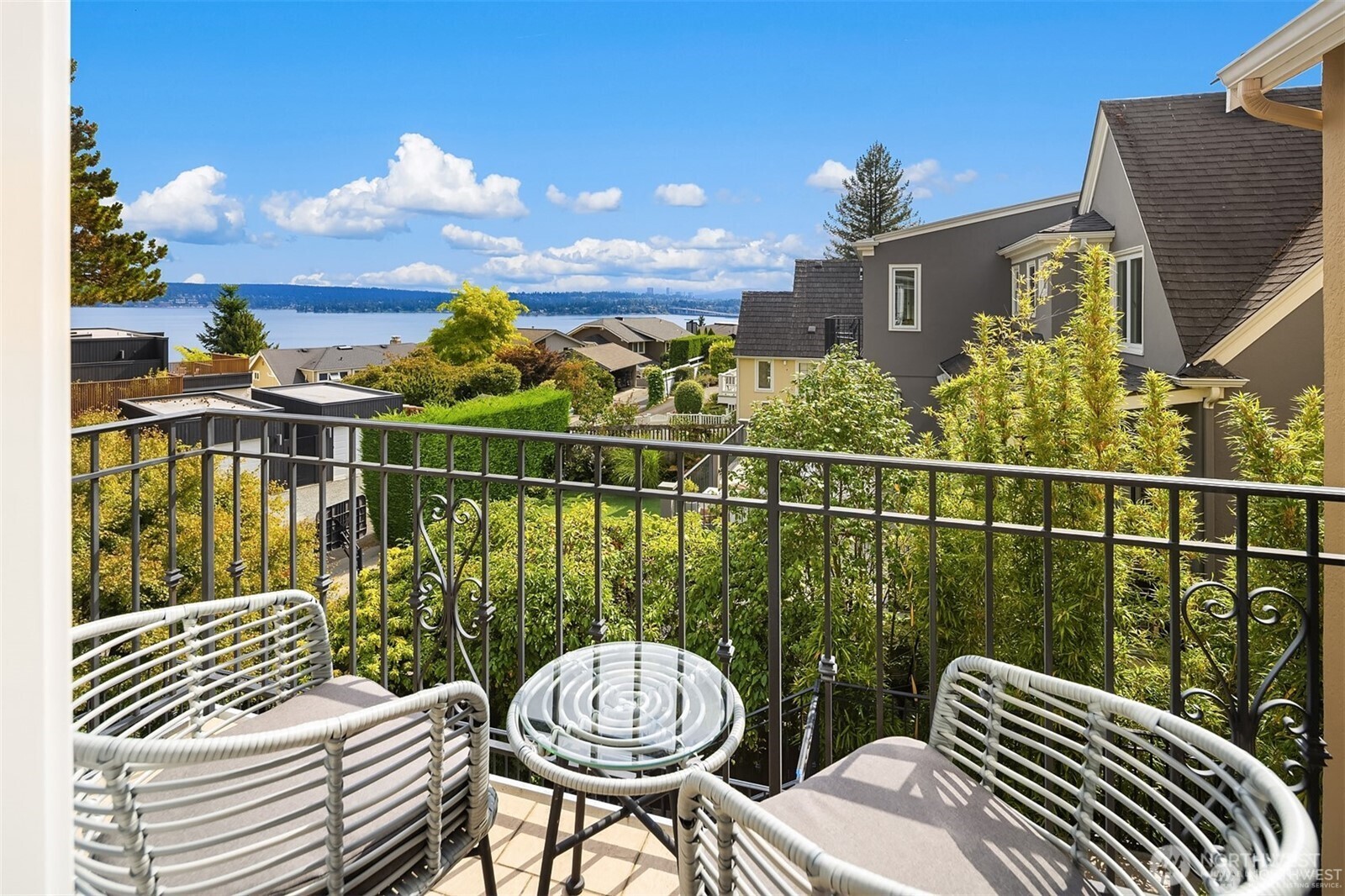 3832 48th Avenue NE, Seattle, WA 98105