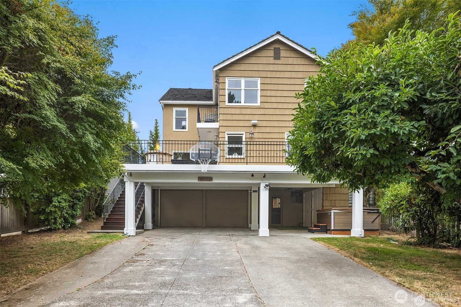 3832 48th Avenue NE, Seattle, WA 98105
