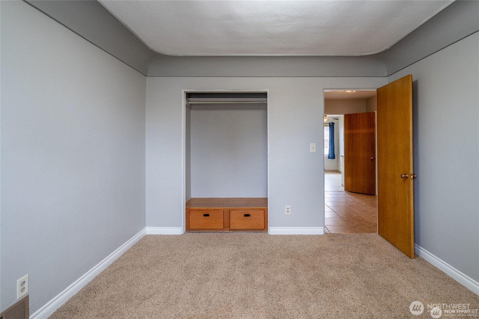 113 E 6th St , Lind, WA 99341