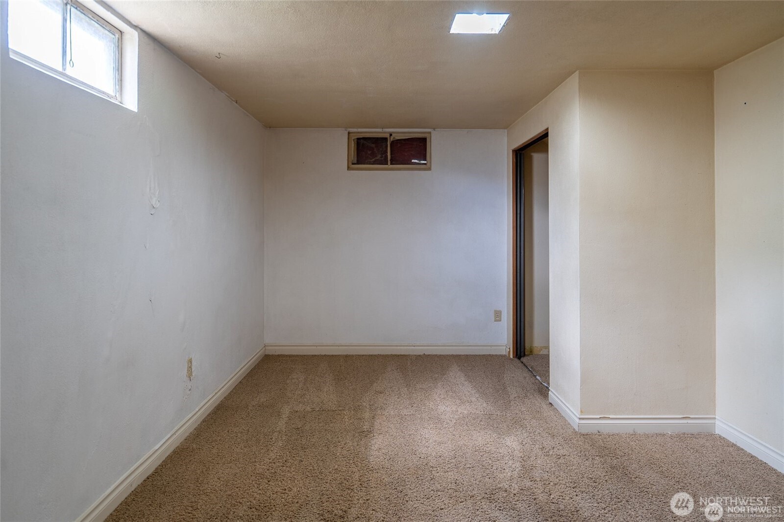 113 E 6th St , Lind, WA 99341