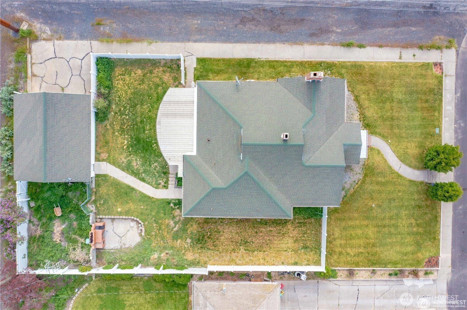 113 E 6th St , Lind, WA 99341