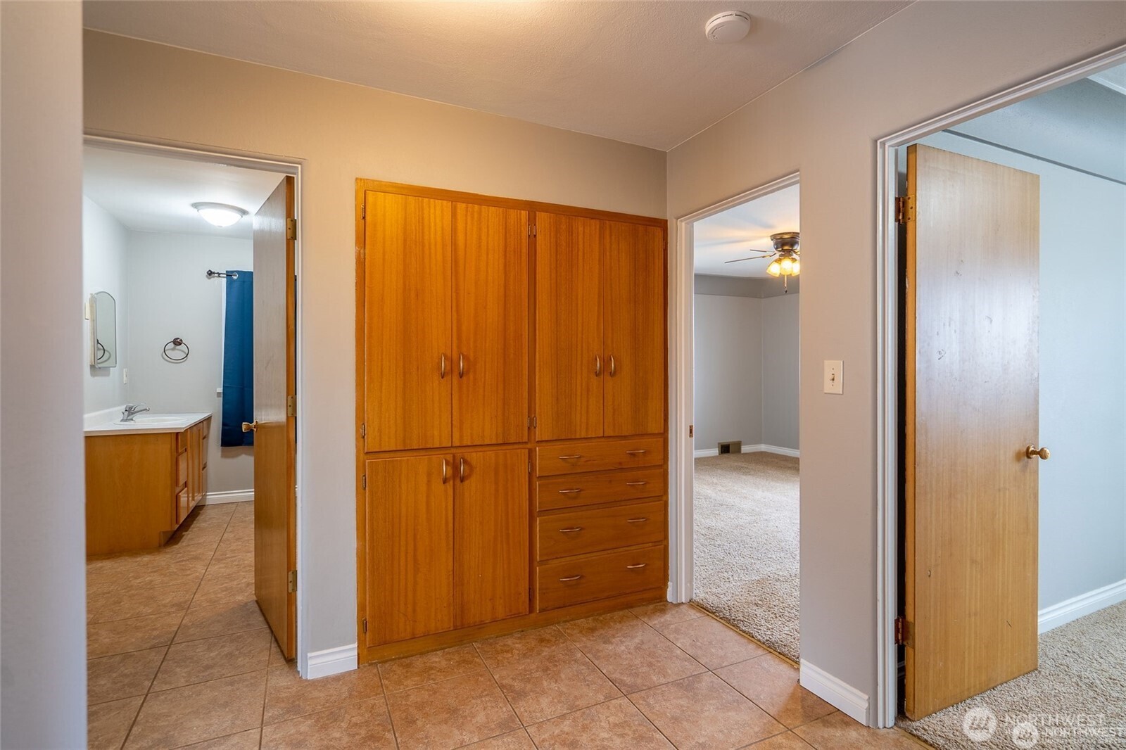 113 E 6th St , Lind, WA 99341