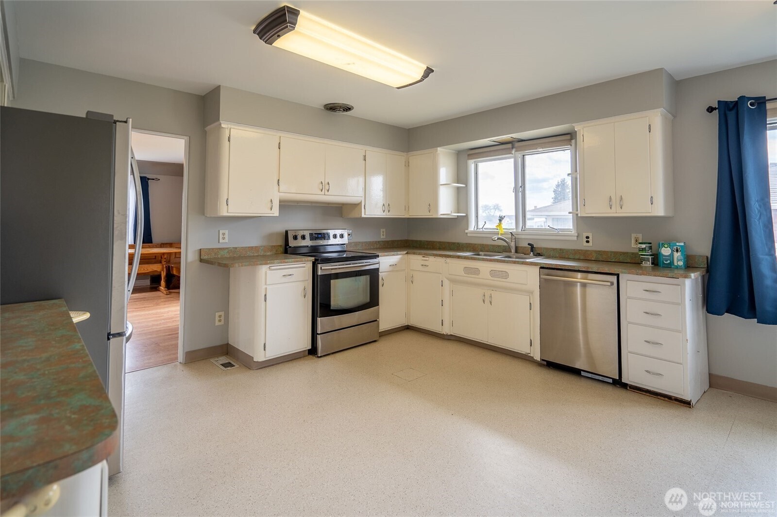 113 E 6th St , Lind, WA 99341