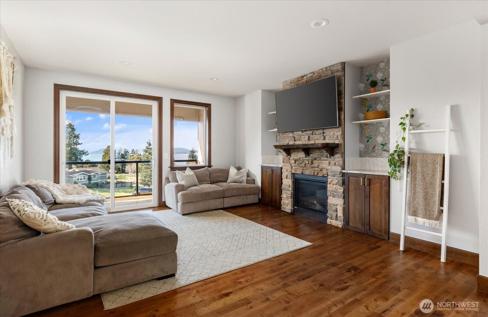 1403 Dakota Avenue , Anacortes, WA 98221