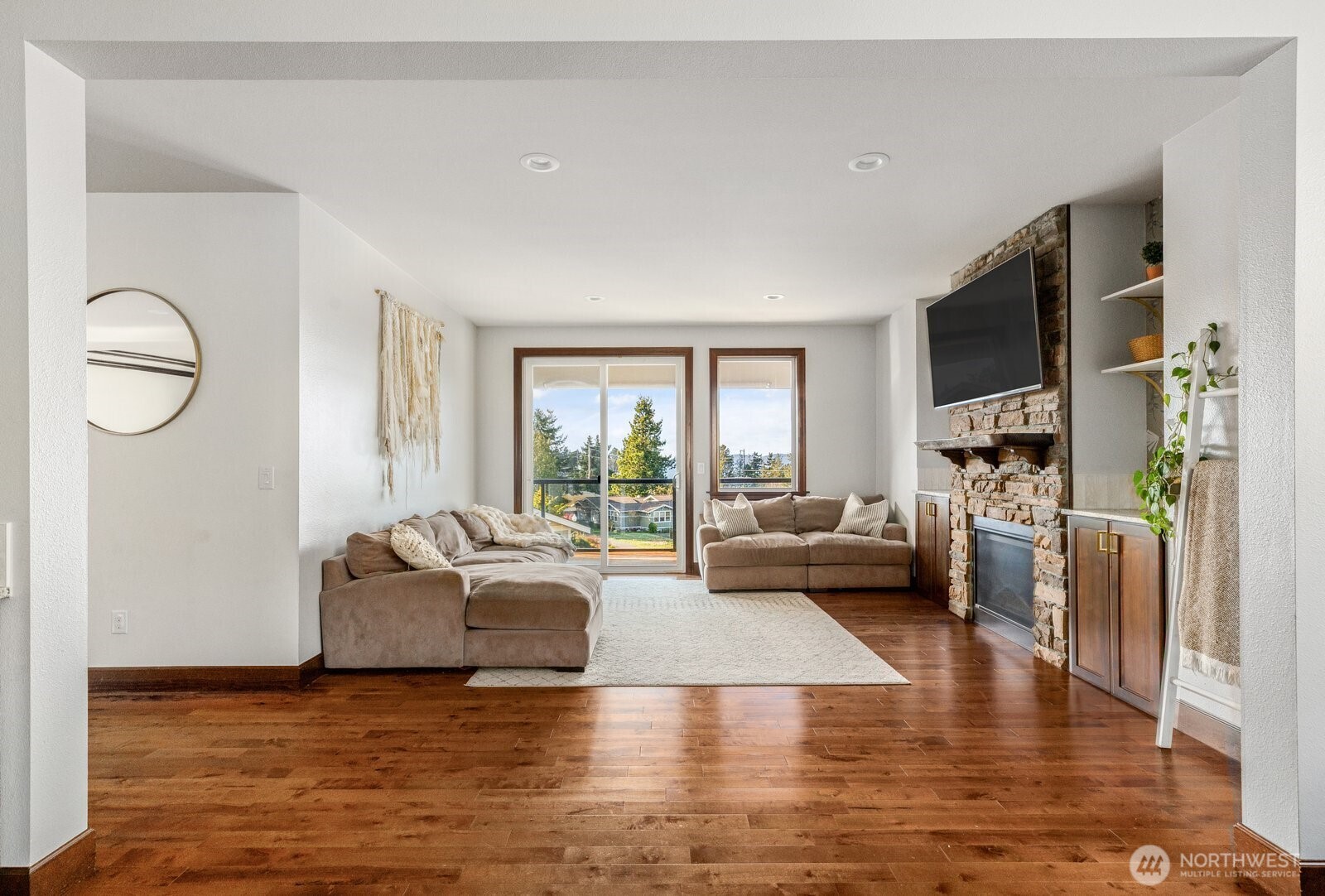 1403 Dakota Avenue , Anacortes, WA 98221