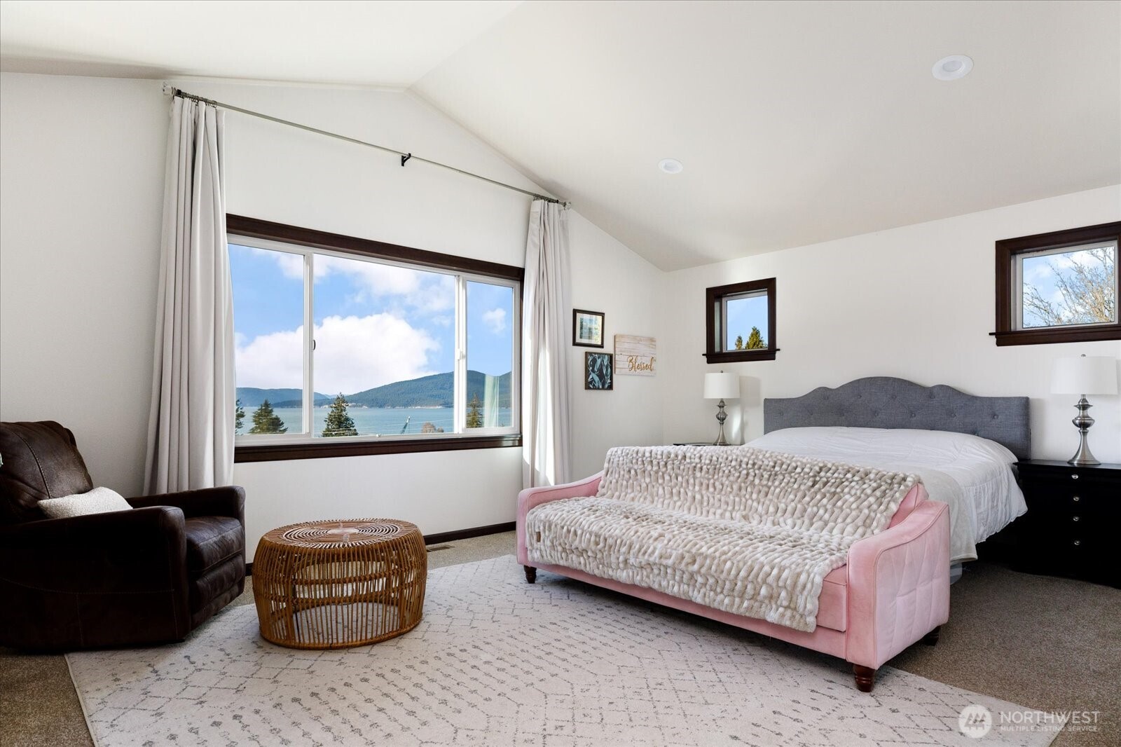 1403 Dakota Avenue , Anacortes, WA 98221