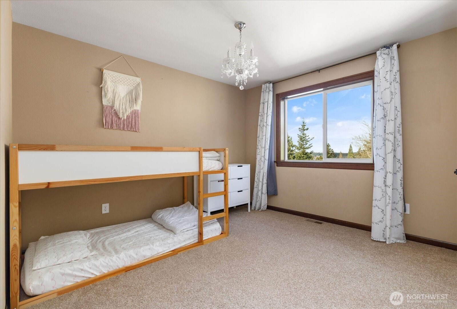 1403 Dakota Avenue , Anacortes, WA 98221