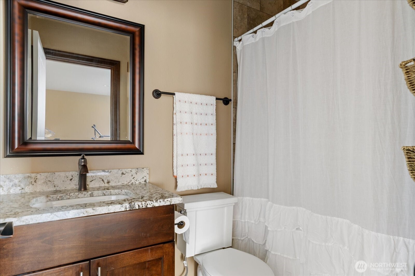 1403 Dakota Avenue , Anacortes, WA 98221