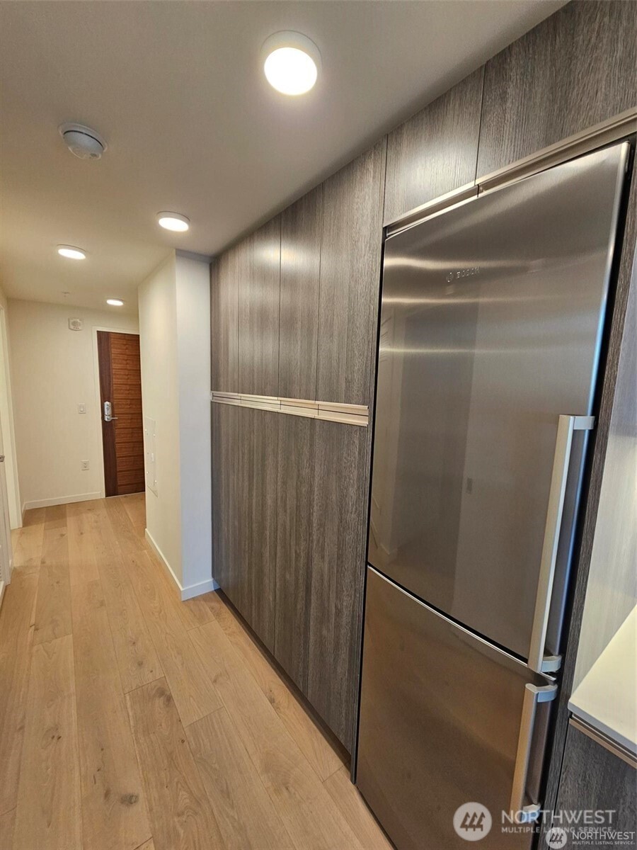 800 Columbia Street #702, Seattle, WA 98104