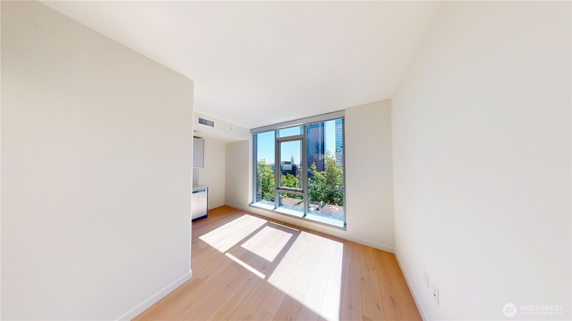 800 Columbia Street #702, Seattle, WA 98104