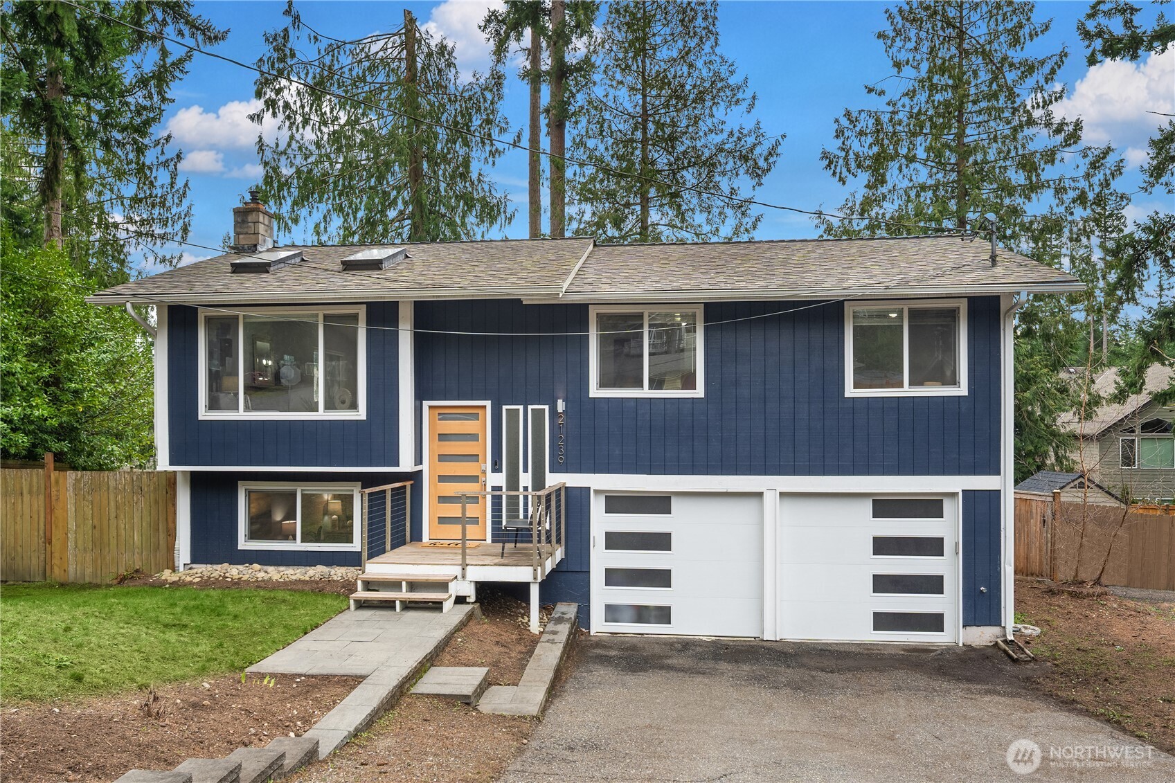 21239 NE 10th Place , Sammamish, WA 98074-6732