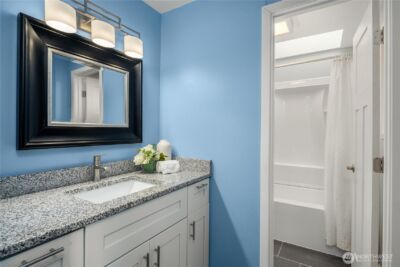 21239 NE 10th Place , Sammamish, WA 98074-6732 - Photo 16