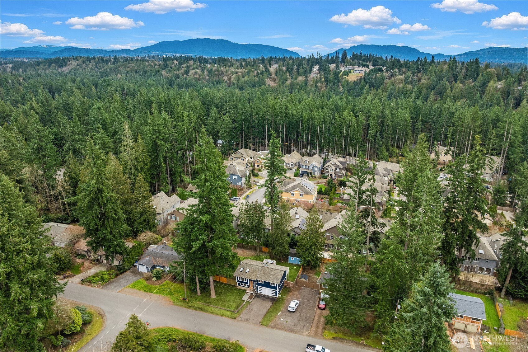 21239 NE 10th Place , Sammamish, WA 98074-6732