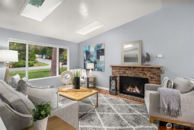 21239 NE 10th Place , Sammamish, WA 98074-6732 - Photo 4