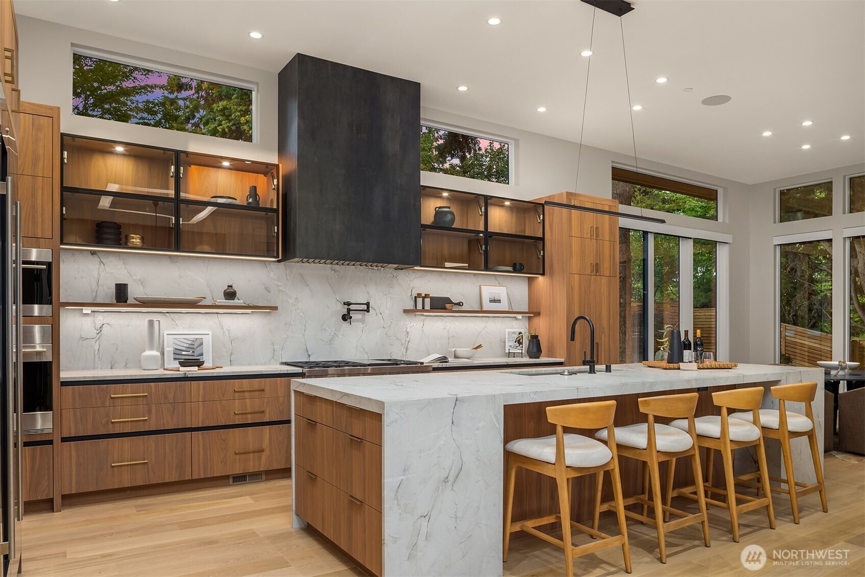 1028 89th Ave NE, Bellevue, WA 98004