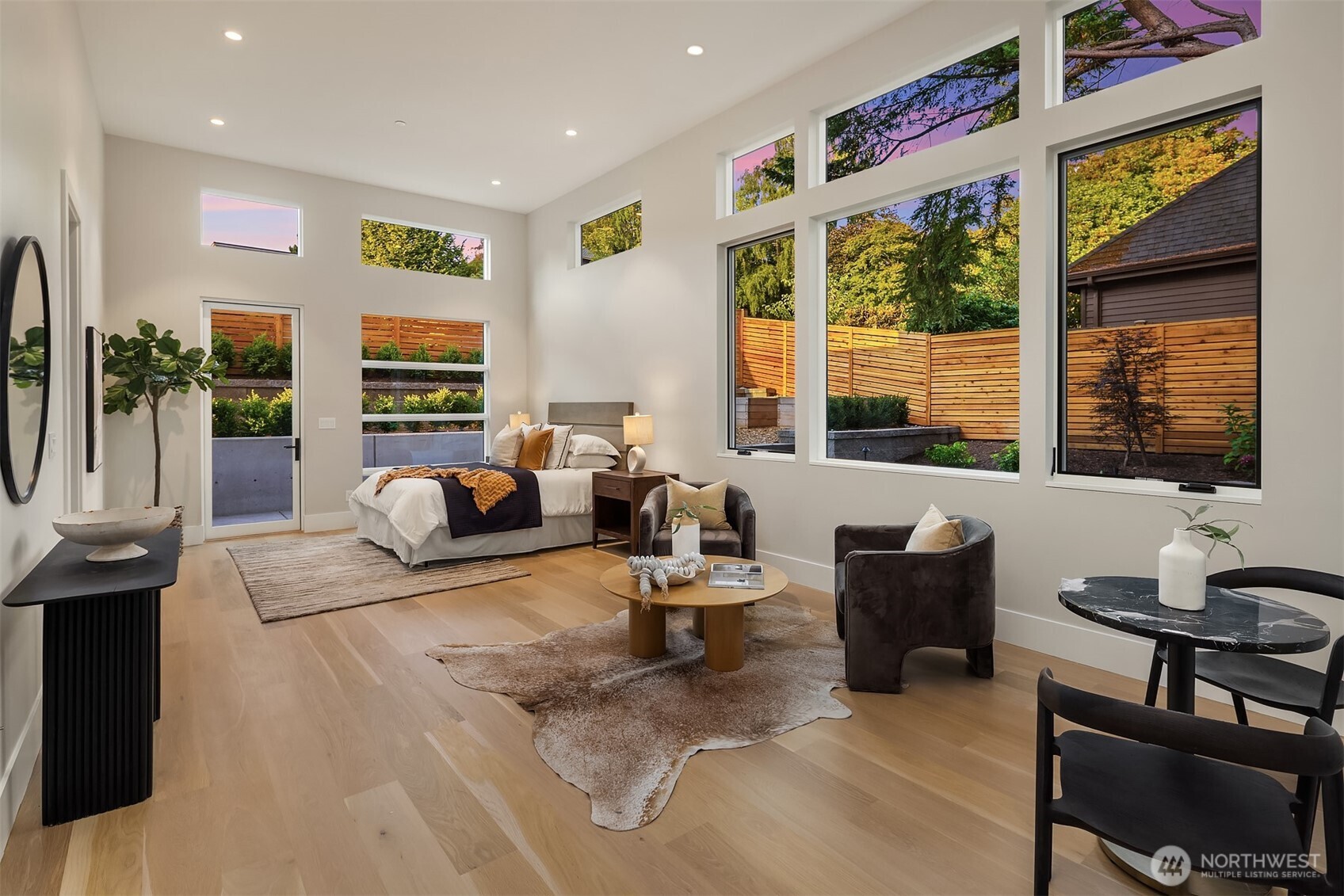 1028 89th Ave NE, Bellevue, WA 98004