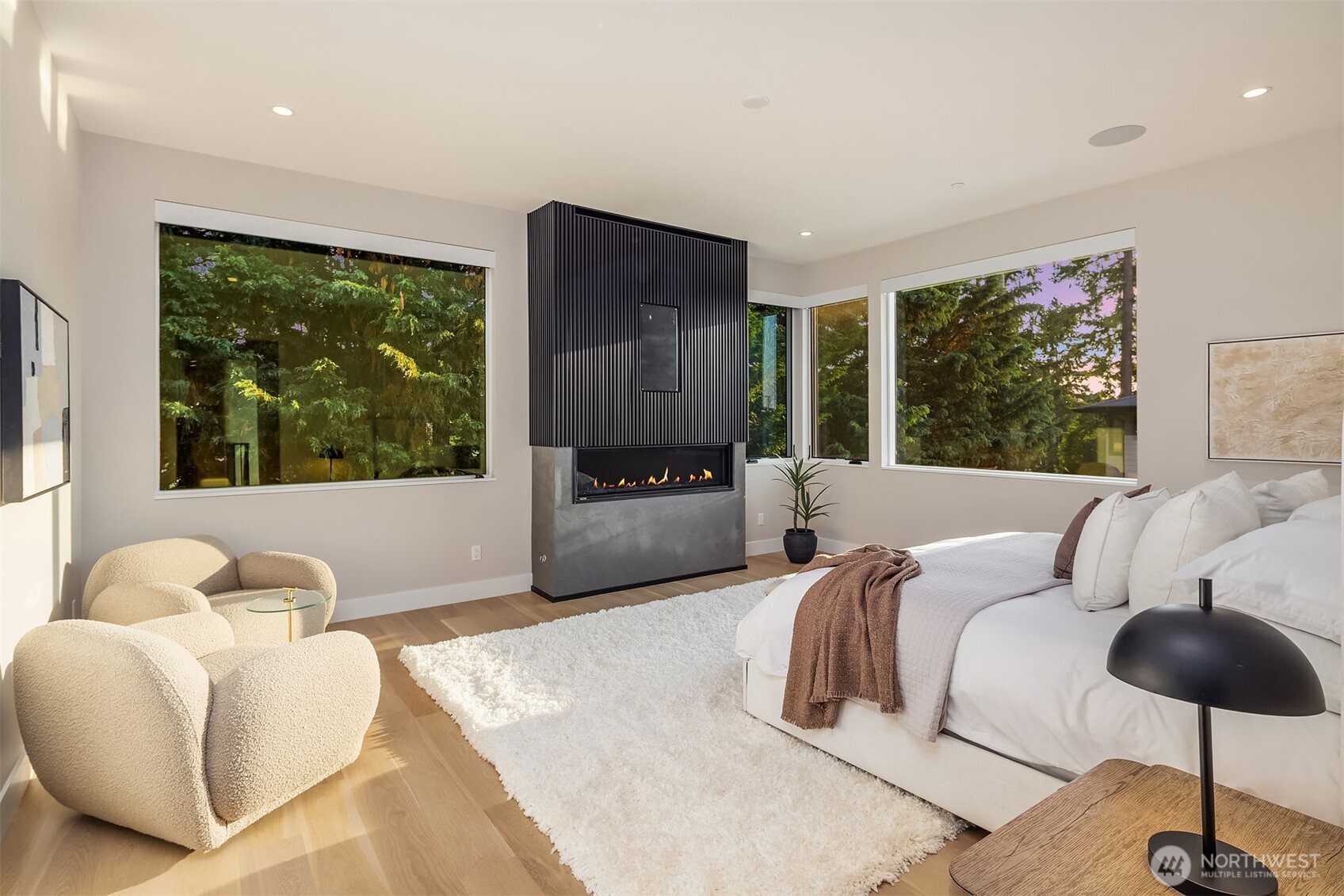 1028 89th Ave NE, Bellevue, WA 98004