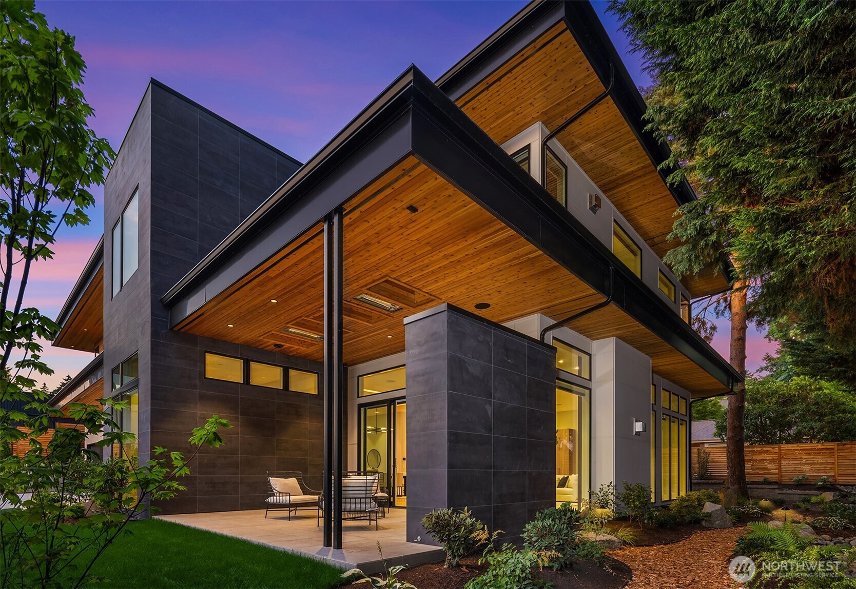 1028 89th Ave NE, Bellevue, WA 98004