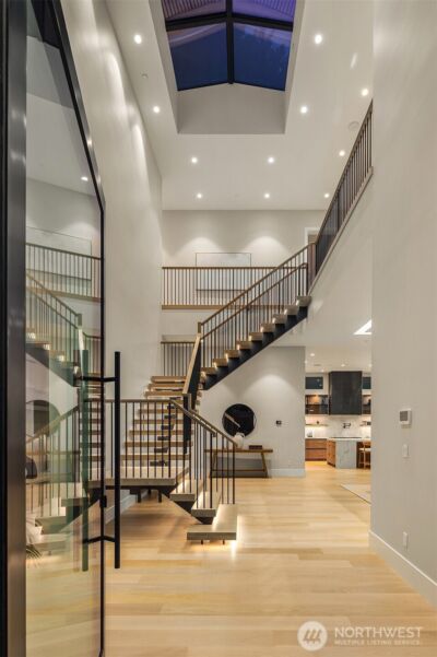 1028 89th Ave NE, Bellevue, WA 98004 - Photo 4