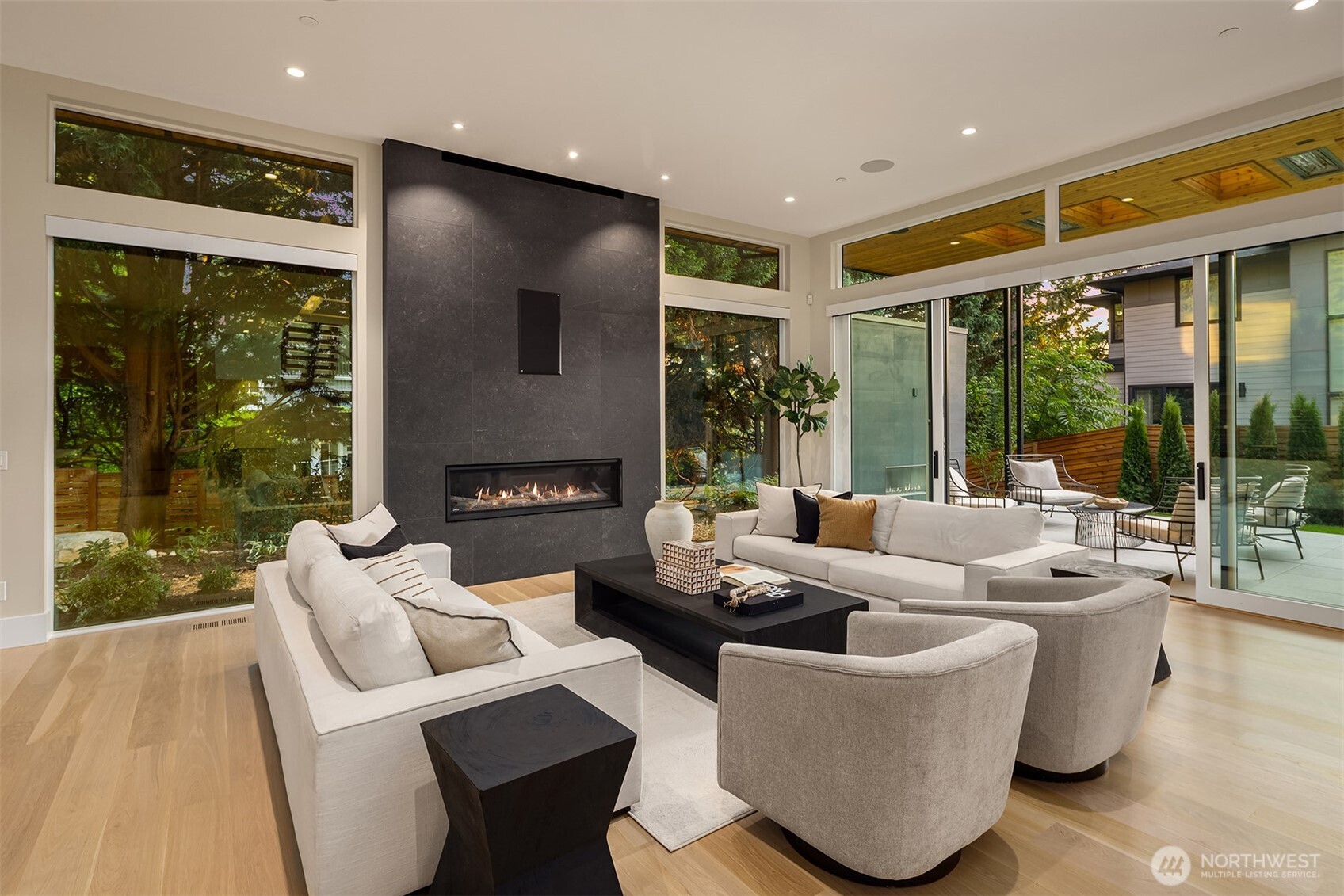 1028 89th Ave NE, Bellevue, WA 98004