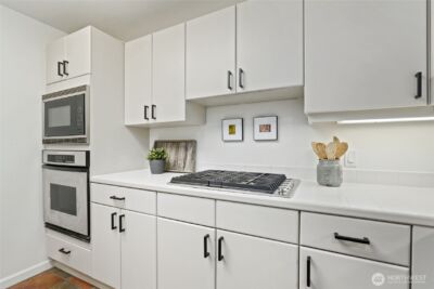 9039 NE Juanita Drive #306, Kirkland, WA 98034 - Photo 11