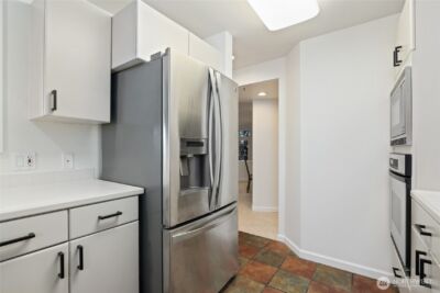 9039 NE Juanita Drive #306, Kirkland, WA 98034 - Photo 12