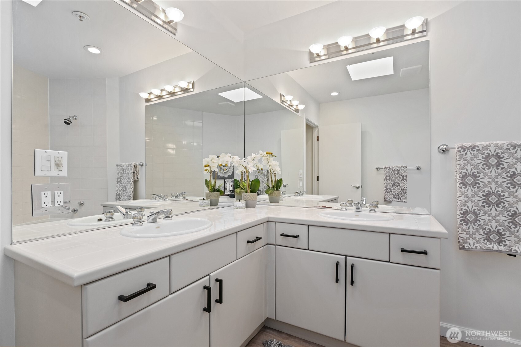 9039 NE Juanita Drive #306, Kirkland, WA 98034