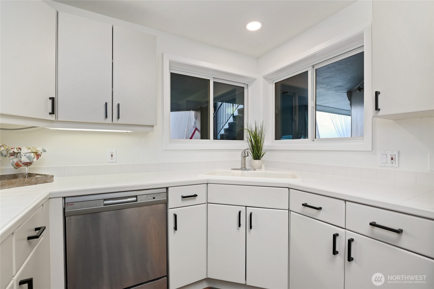 9039 NE Juanita Drive #306, Kirkland, WA 98034