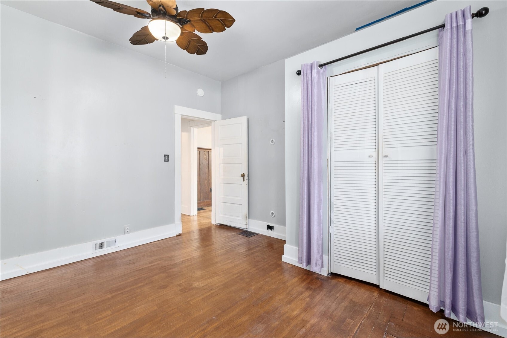 1721 3rd Avenue N, Seattle, WA 98109