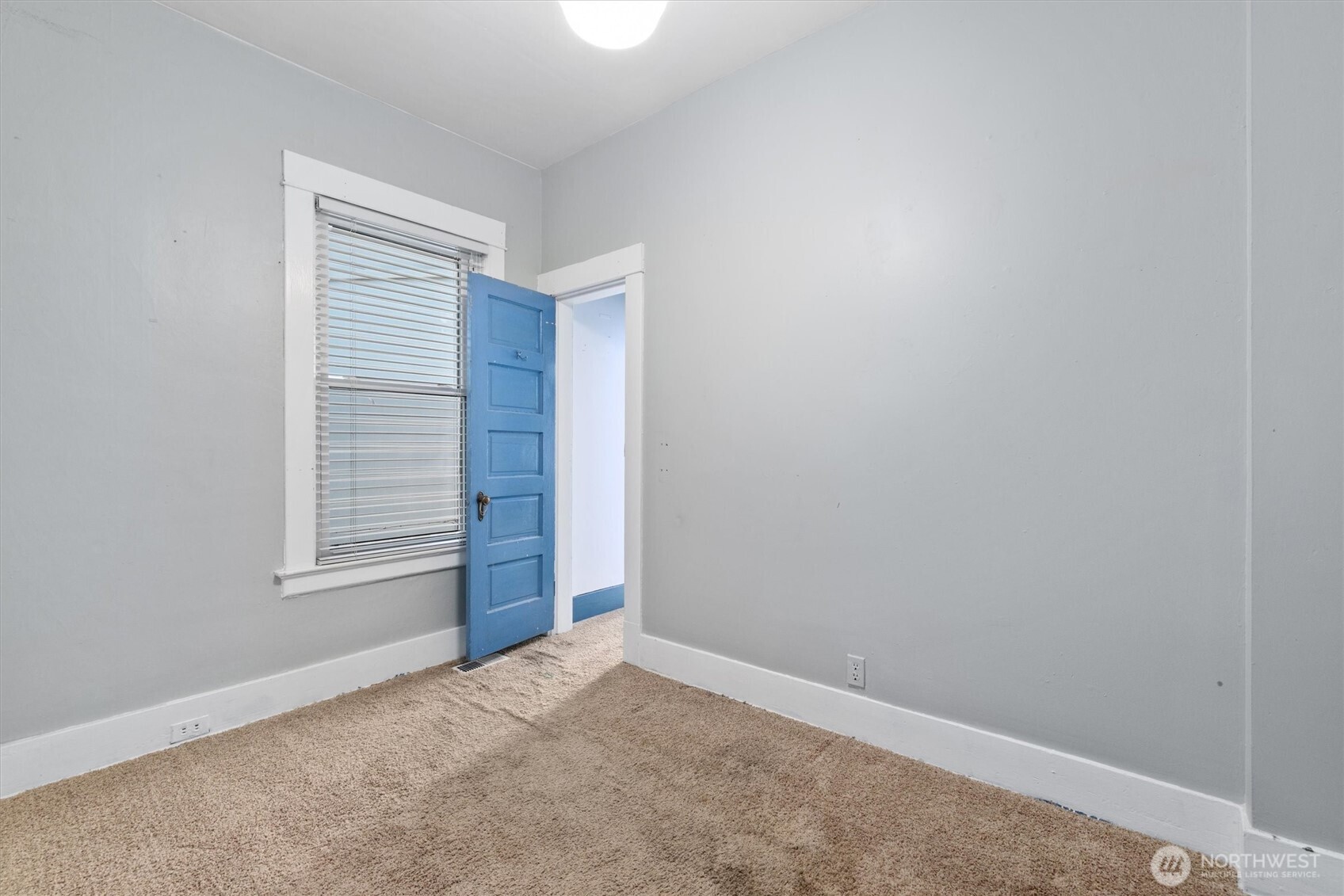 1721 3rd Avenue N, Seattle, WA 98109