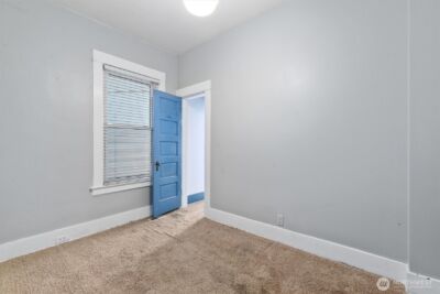 1721 3rd Avenue N, Seattle, WA 98109 - Photo 16