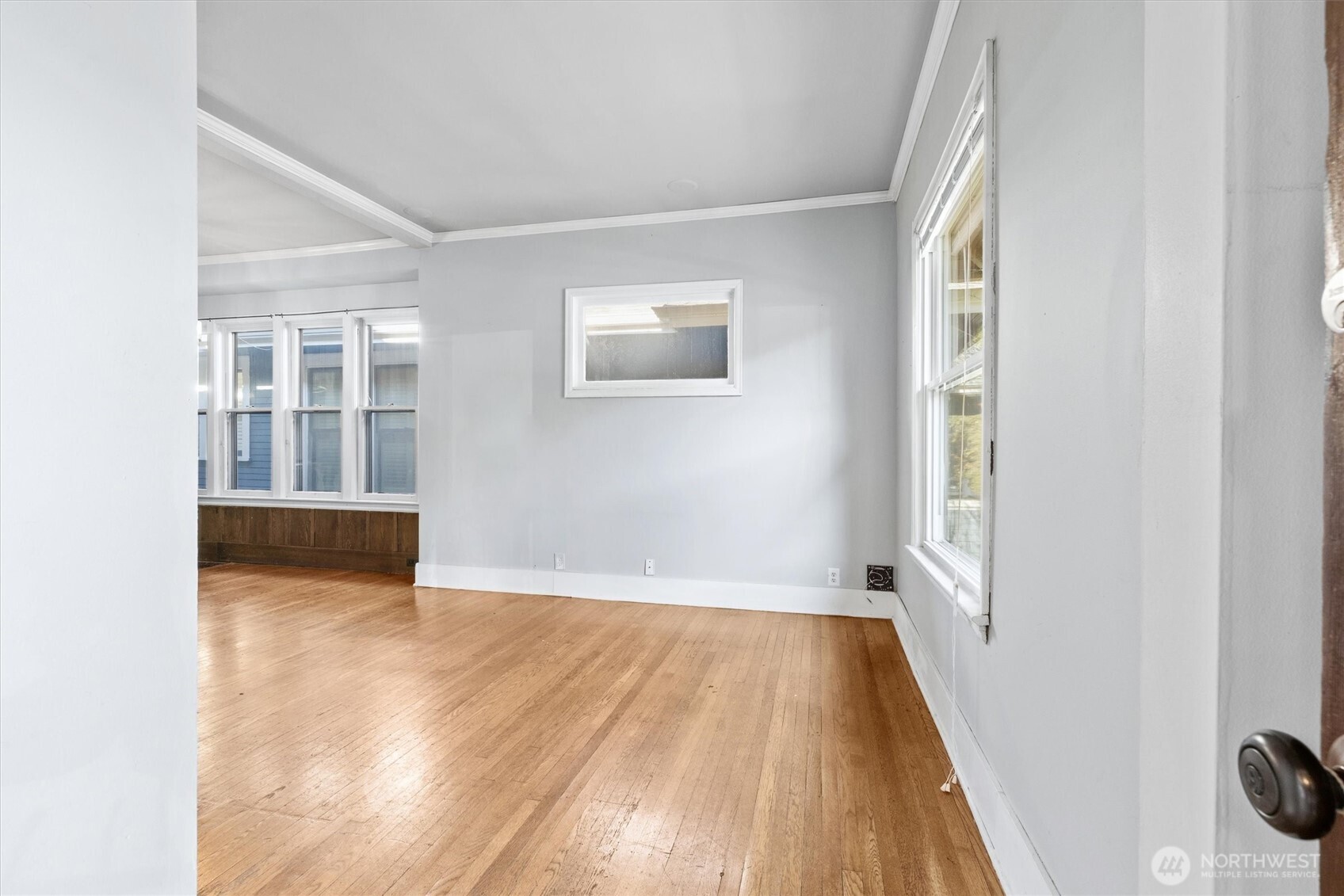 1721 3rd Avenue N, Seattle, WA 98109