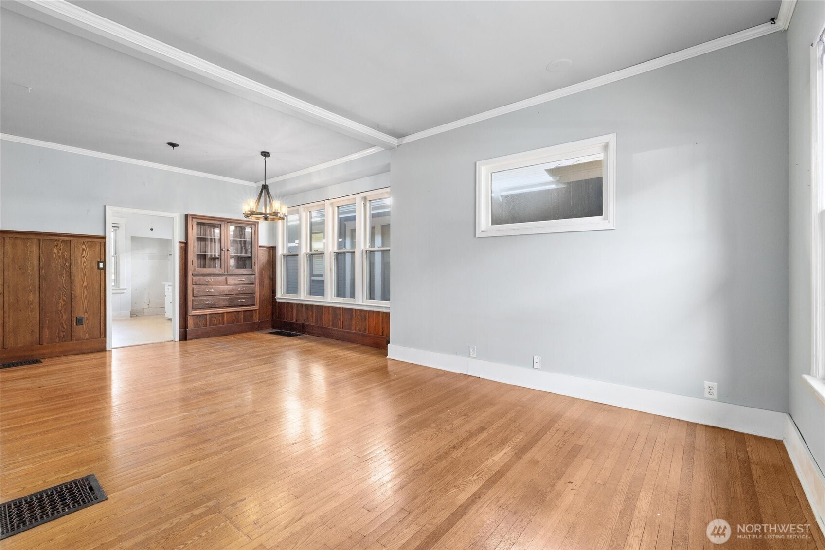 1721 3rd Avenue N, Seattle, WA 98109