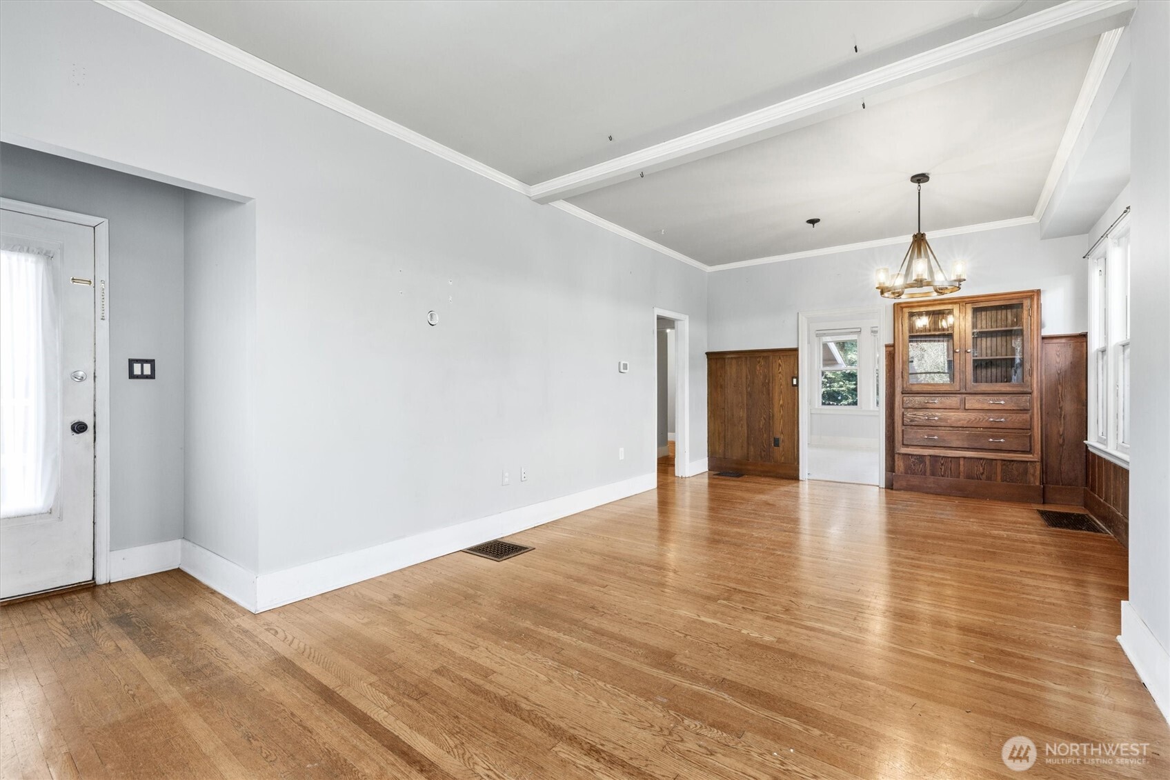 1721 3rd Avenue N, Seattle, WA 98109