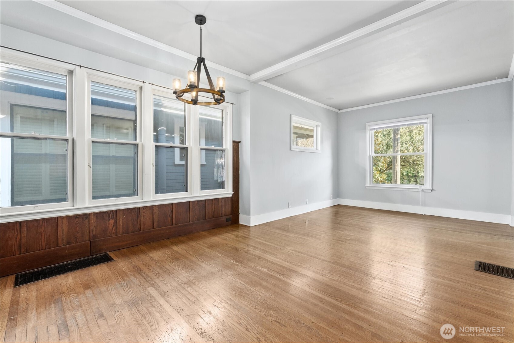 1721 3rd Avenue N, Seattle, WA 98109