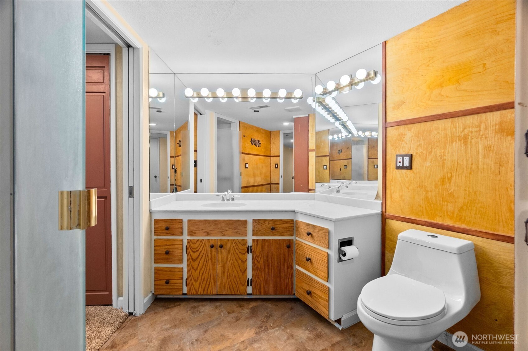 1406 Evergreen Park Lane SW, Olympia, WA 98502