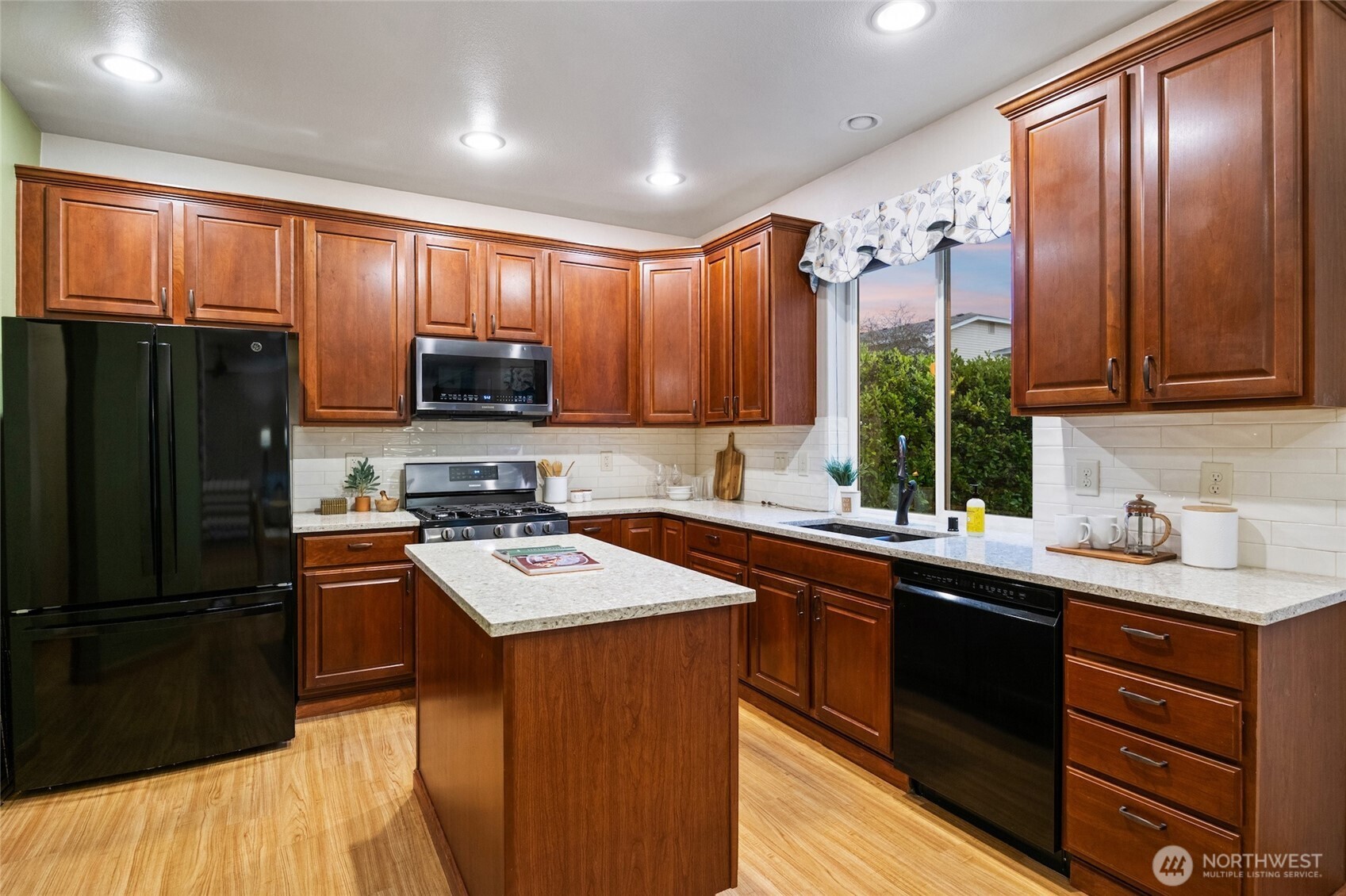 14027 SE 281st Street , Kent, WA 98042-7418